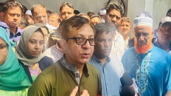 শিল্পকারখানা চালু থাকলে স্থানীয় অর্থনীতি সচল থাকে :বাণিজ্যমন্ত্রী