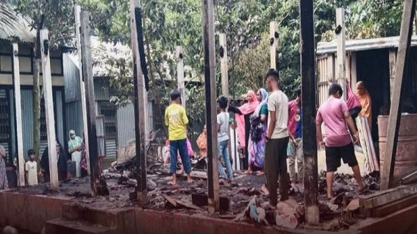 দোহারে সন্তানদের বাঁচাতে গিয়ে মা-বাবা'র অগ্নিদগ্ধে মৃত্যু
