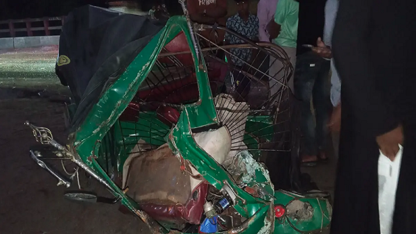 সিরাজগঞ্জে বাস-সিএনজির সংঘর্ষ, নিহত ৩