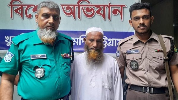 শিশু শিক্ষার্থীকে যৌন নিপীড়নের অভিযোগে ইমাম গ্রেপ্তার