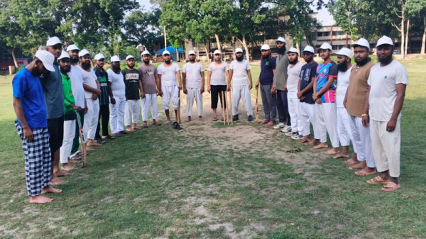 গোয়ালন্দে ইমাম, খতিব ও ওলামায়ে কেরামদের উদ্যোগে প্রীতি ক্রিকেট ম্যাচ অনুষ্ঠিত