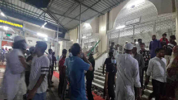 শাহ আলী মাজারে হামলা করল কারা? পুলিশ ও জামায়াতের দুই রকম কথা