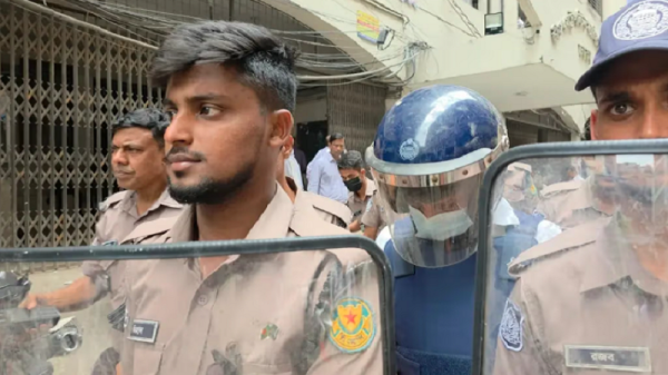 ঢাবি শিক্ষার্থী মিমোর মৃত্যুর ঘটনায় শিক্ষক সুদীপ চক্রবর্তী ৩ দিনের রিমান্ডে