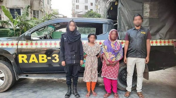মুগদায় টুকরো লাশের রহস্য উদঘাটন, পরকীয়ার সম্পর্কে দেখা করতে এসে খুন :র‌্যাব
