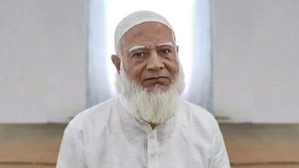 হজ করতে দেশ ছাড়ছেন জামায়াতের আমির