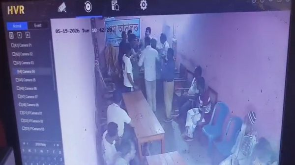 ভিজিএফের চাল ভাগ-বাঁটোয়ারা নিয়ে কুষ্টিয়ায় ইউপি কার্যালয়ে হামলার অভিযোগ