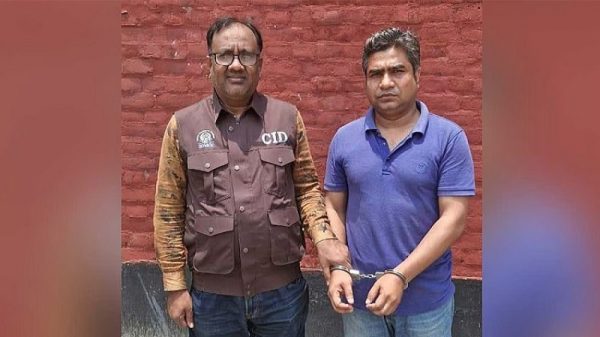 জাল ভিসায় ইতালিতে মানবপাচারের চেষ্টা, বিমান কর্মকর্তা গ্রেপ্তার
