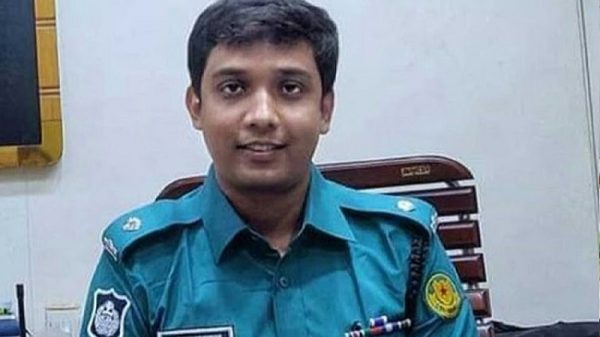 চাকরি খোয়ালেন সেই সাকলায়েন