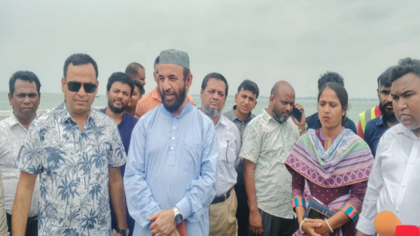 দৌলতদিয়ায় ফের বাস ডুবির ঘটনায়, ঘটনাস্থল পরিদর্শনে নৌমন্ত্রণালয়ের সচিব