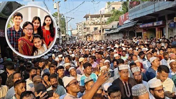 লক্ষ্মীপুরে মা-তিন মেয়ের জানাজা সম্পন্ন, লাশ নেওয়া হলো হোমনার গ্রামের বাড়িতে