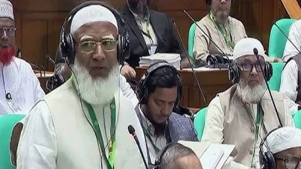 সংসদ তোষামোদের জায়গা নয়, ট্যাক্সের টাকায় যেন চরিত্র হনন না হয়: বিরোধীদলীয় নেতা
