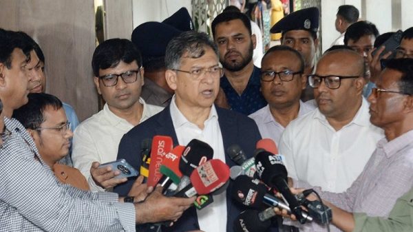 অপরাধ দমনে ভালো কাজে পুরস্কার ও গাফিলতিতে তিরস্কার নীতি বহাল থাকবে : স্বরাষ্ট্রমন্ত্রী