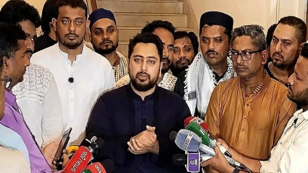 ইসলামী ব্যাংককে আবার এস আলমের হাতে দেওয়ার চেষ্টা করা হচ্ছে : নাহিদ ইসলাম