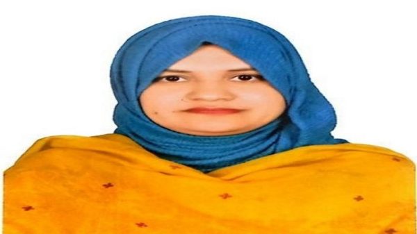 রাজধানীর মোহাম্মদপুরে উপসচিব মাসুদা বেগমের গাড়ি ঘিরে অপ্রীতিকর ঘটনা