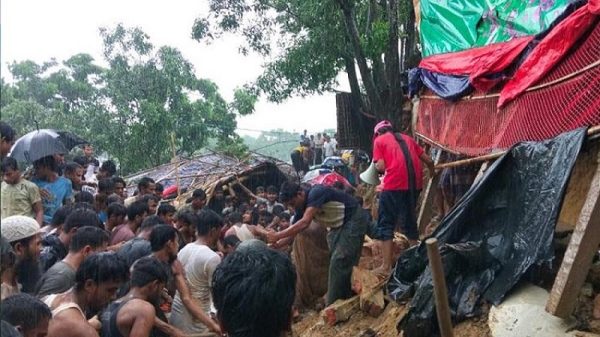 উখিয়ায় রোহিঙ্গা ক্যাম্পে পাহাড়ধসের ঘটনায় নিহত বেড়ে ৮, জীবিত উদ্ধার ১৪