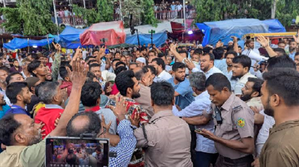 গুলিস্তানে বিএনপি–জামায়াত সংঘর্ষ, জামায়াত নেতা ছুরিকাঘাতে আহত