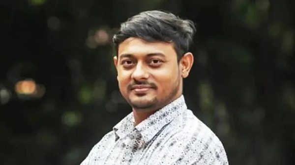 থানার বাইরে বিএনপির অস্ত্রধারীদের টহলের দাবি নাসীরুদ্দীন পাটওয়ারীর