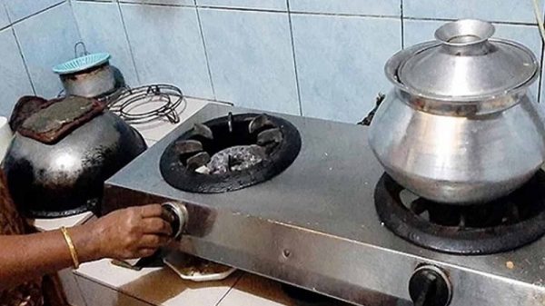 গ্যাস সংকটে বাসাবাড়ি-শিল্প খাতে বিপর্যয়, স্বাভাবিক হওয়ার সময় অজানা