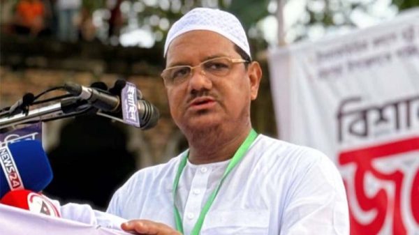 শেয়ালের কাছে মুরগি বর্গা দেওয়ার মতো ভুলে জাতির ভাগ্যে বারবার হতাশা :চরমোনাই পীর