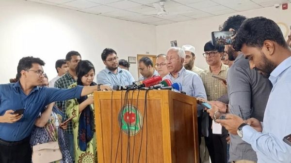 স্থানীয় নির্বাচনে প্রার্থী হতে পারবেন না এমপিও শিক্ষক, ঋণখেলাপিরা : ইসি সচিব