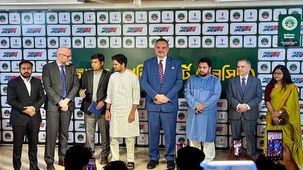 এনসিপি কার্যালয়ে মার্কিন রাষ্ট্রদূত, বাণিজ্যচুক্তিসহ বিভিন্ন বিষয়ে আলোচনা
