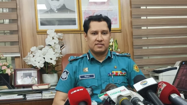 চাকরি যাচ্ছে বিপ্লব কুমারসহ ৫ পুলিশ কর্মকর্তার