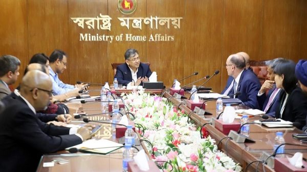 বিনিয়োগকারীদের সুবিধার্থে শুল্ক-সুবিধাবান্ধব পরিবেশ নিশ্চিত করেছে সরকার: স্বরাষ্ট্রমন্ত্রী
