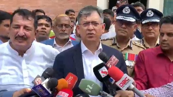 বেনজীরের জামিন বাতিলে দুবাইয়ে ল ফার্ম নিয়োগ করেছে সরকার