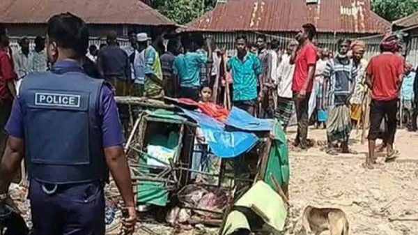 নেত্রকোনায় কবরস্থান নিয়ে বিরোধের জেরে সংঘর্ষ, আহত অর্ধশতাধিক