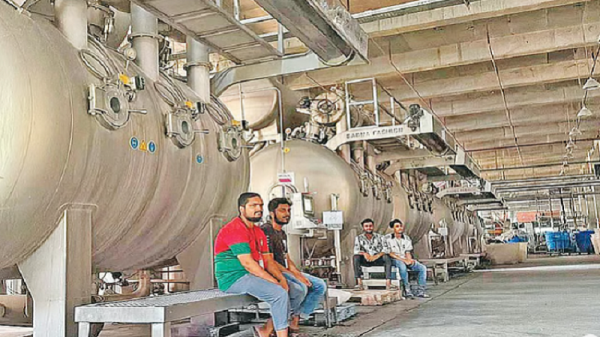 গ্যাস-সংকটে নরসিংদীর শতাধিক কারখানায় উৎপাদন বন্ধ