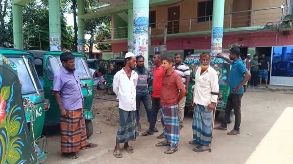 তীব্র গ্যাস সংকটে ব্রাহ্মণবাড়িয়ার সব ফিলিং স্টেশন বন্ধ
