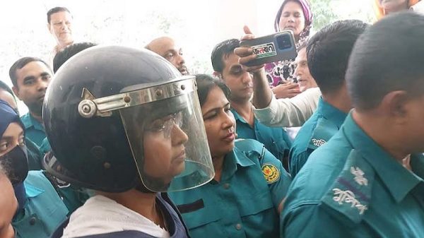 স্বামীর মরদেহ দেখতে ১২ ঘণ্টার প্যারোলে মুক্তি পাচ্ছেন দীপু মনি