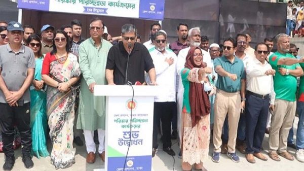 প্রধানমন্ত্রীর হস্তক্ষেপে ময়লার ভাগাড় থেকে প্রাণ ফিরছে আদি বুড়িগঙ্গা চ্যানেলে