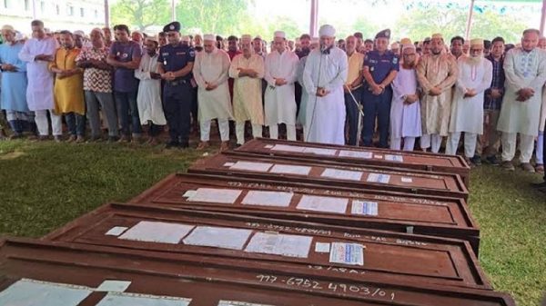 সৌদি আরবে অগ্নিকাণ্ডে নিহত: আত্রাইয়ে একসঙ্গে সাতজনের জানাজা