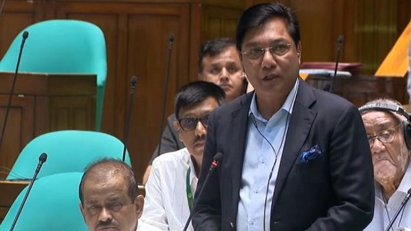 তৃতীয় টার্মিনাল চালু করতে ৯০২ কোটি টাকা লাগবে: সংসদে বিমানমন্ত্রী
