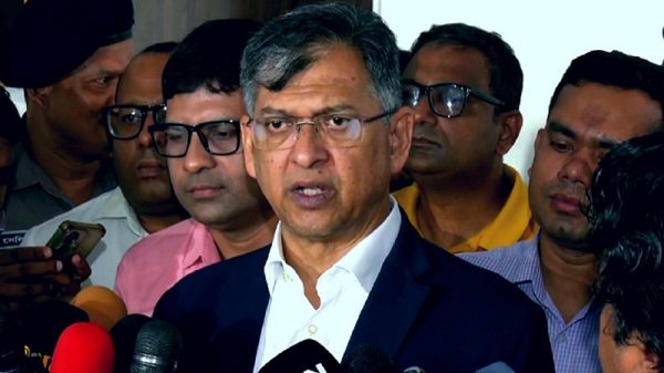 বেনজীরের অন্য দেশের পাসপোর্ট থাকতে পারে, সন্দেহ স্বরাষ্ট্রমন্ত্রীর