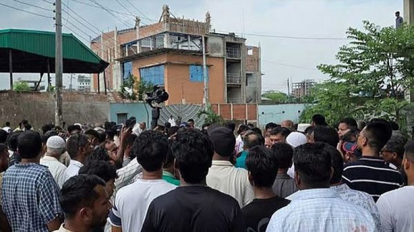 উত্তরখানে পরিদর্শনের সময় ডিএনসিসি প্রশাসক-এমপির ওপর হামলার অভিযোগ