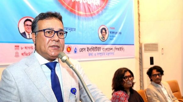 দায়িত্বশীল সাংবাদিকতাই দেশকে এগিয়ে নিতে পারে: ভিসি আমানুল্লাহ