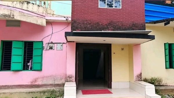 লোহাগাড়ায় অস্ত্রের মুখে জিম্মি করে বসতঘরে ডাকাতি