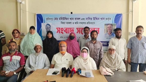 বরগুনায় দুই ভাইয়ের বিরুদ্ধে সম্পত্তি দখলের অভিযোগ