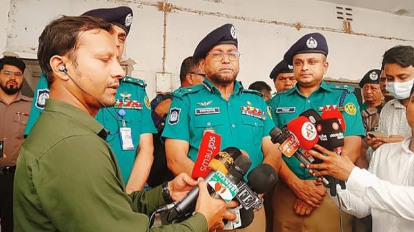 ‘রাড্ডা এমসিএইচ-এফপি সেন্টারে’ হামলার ঘটনায় জড়িতদের ছাড় নয় :ডিএমপি কমিশনার