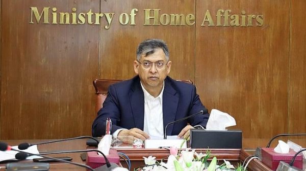 নাসীরুদ্দীনের অসংলগ্ন ও ভারসাম্যহীন কথাবার্তা বলার অভ্যাসআছে : স্বরাষ্ট্রমন্ত্রী