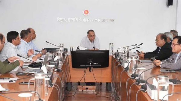 এলপিজি সংকট নেই দাবি অপারেটরদের, সরবরাহে ঘাটতি না রাখতে মন্ত্রীর সতর্কতা