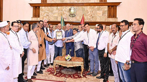 বিকেন্দ্রীকরণে স্থানীয় সরকার শক্তিশালী করার তাগিদ রাষ্ট্রপতির