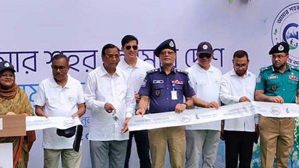 আইনের ফাঁকফোকরের কারণে ছিনতাইকারীদের আটকে রাখা যাচ্ছে না: আইজিপি