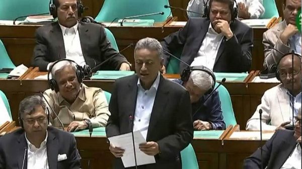 মালিকের অপরাধে কোম্পানি বন্ধ নয়, অর্থনীতির স্বার্থে কার্যক্রম চালু রাখতে হবে: অর্থমন্ত্রী