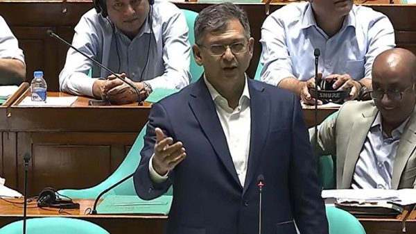 ইনসাফভিত্তিক ও জনকল্যাণমুখী রাষ্ট্র প্রতিষ্ঠায় সরকার কাজ করছে : স্বরাষ্ট্রমন্ত্রী