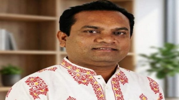 "শিল্পী সমাজের প্রতি দর্শকের আস্থার সংকট, নাকি রাজনীতির অদৃশ্য প্রভাব ?"
