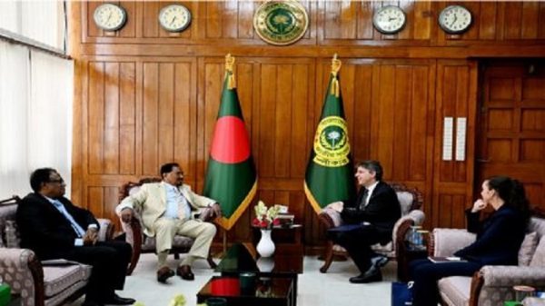 স্পিকারের সঙ্গে সুইডিশ রাষ্ট্রদূতের সৌজন্য সাক্ষাৎ