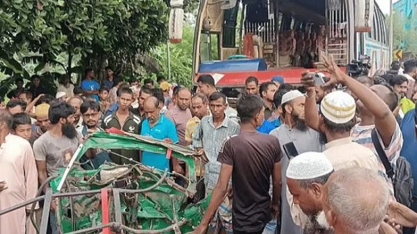 ময়মনসিংহে বাসের ধাক্কায় সিএনজির ৭ যাত্রী নিহত!